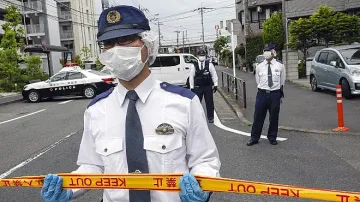 Камикадзе уби ученичка и заби ножа във врата си