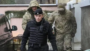 Украинските моряци в Москва с удължен арест