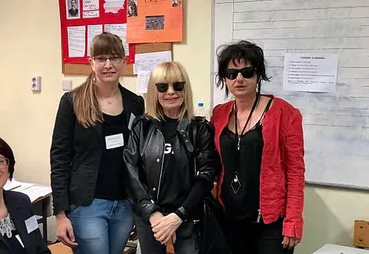 И Лили Иванова със снимки от изборите