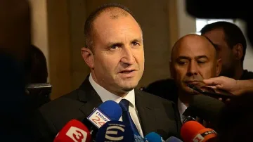 Радев: Изборите не могат да заместят съда