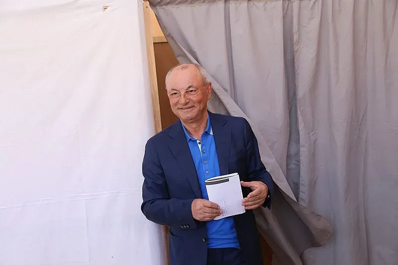 Доган гласува първи /ОБЗОР/