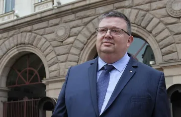 Цацаров: Гласувах за различна Европа