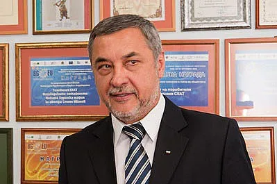 Симеонов: Казина само в курортите и до границата