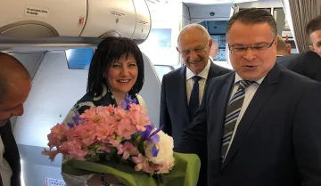 Цвета Караянчева влиза на аудиенция при папата