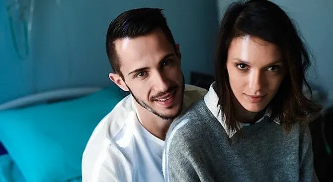 Д-р Добрева с дете от Тасев в "Откраднат живот"