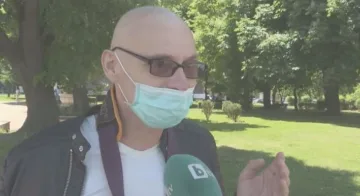 Банков охранител счупи ръката на клиент