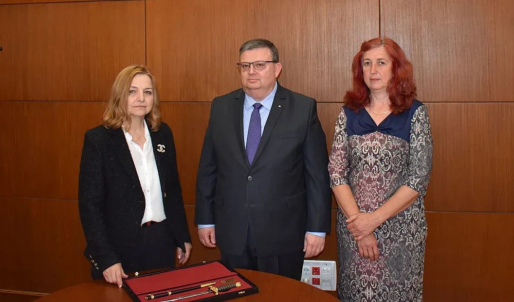 Цацаров отличи прокурорката по делото с/у имамите