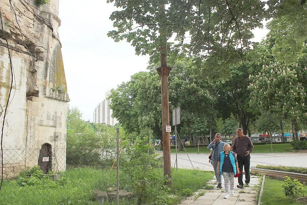 Ремонтират джамията в Разград