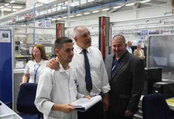 Борисов: Възстановяваме програмата за саниране