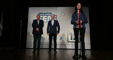 Мария Габриел зове за повече активност на изборите