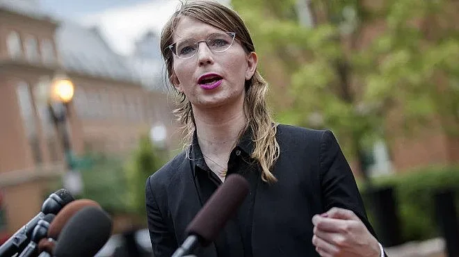 Челси Манинг отново влиза в затвора