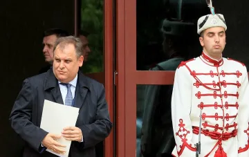 Втори глас за временно махане на „тримата големи“