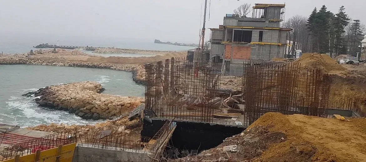 Прескачат забраната за строежи край Варна