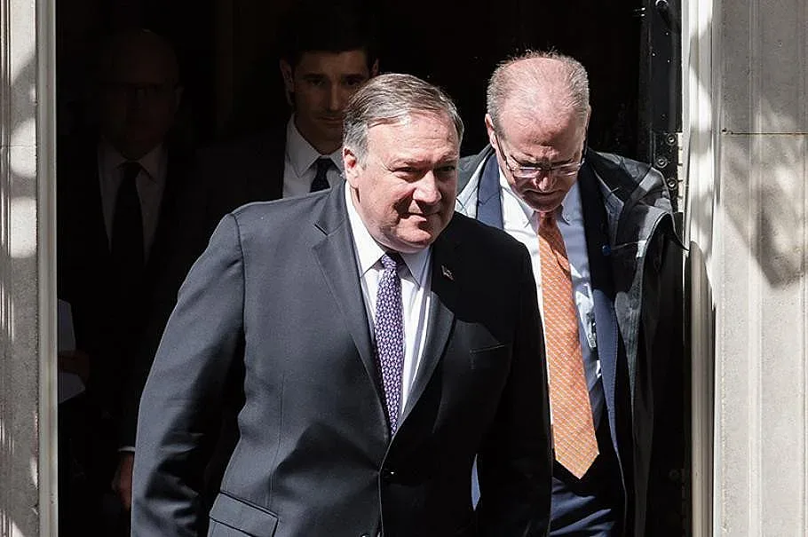 Помпео кацна в Сочи, среща се с Путин