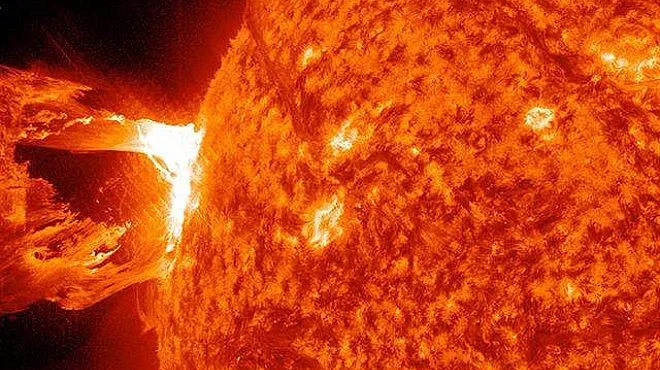 Мощна магнитна буря връхлетя България