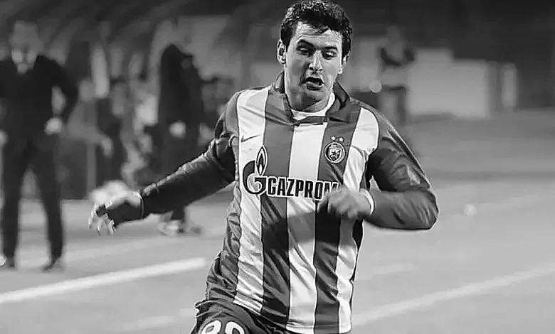 Бившият капитан на Цървена почина внезапно на терена