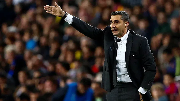 Валверде остава в Барселона