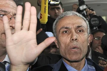 Мехмет Али Агджа стреля срещу папата на 13 май 1981