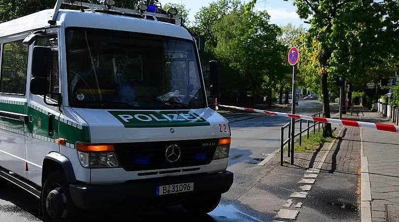 Трима се избиха с лъкове и стрели в Германия