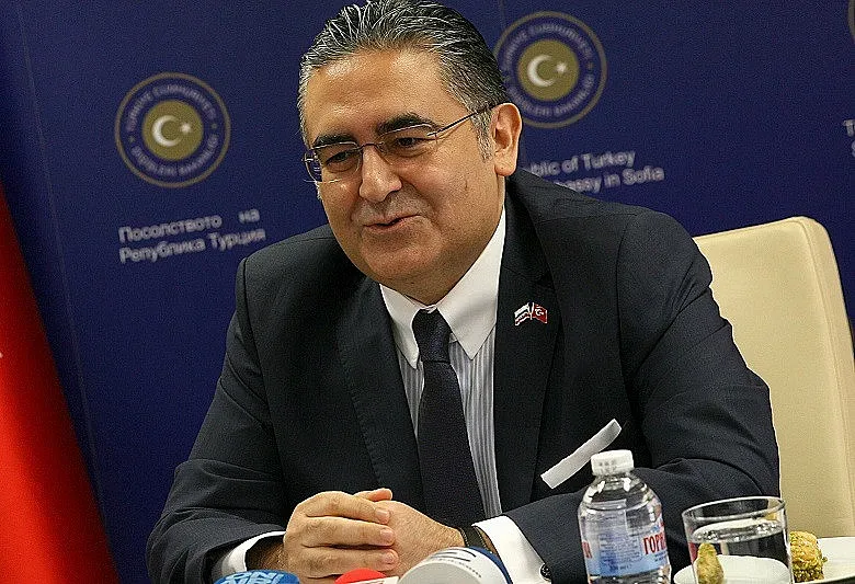 Турция пробва да замаже скандала