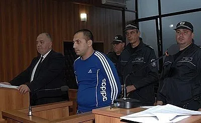 Искат постоянен арест за Бобито и ало бандата му