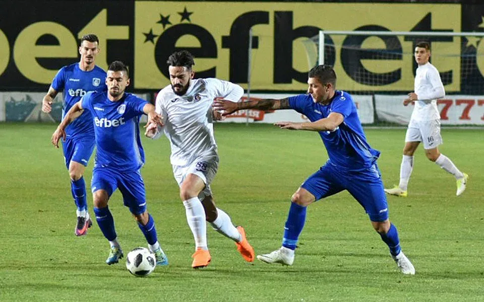 Четири клуба от Трета лига в битка за мястото на Верея