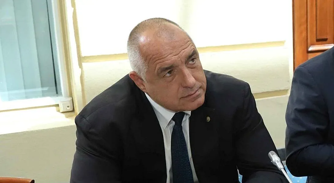 Премиерът: Радев не е еднакво отдалечен от партии