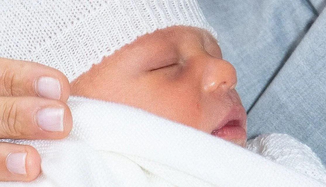 Защо синът на Хари и Меган е Маунтбатън-Уиндзор?