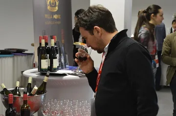 Чакаме винени Оскари от Швейцария