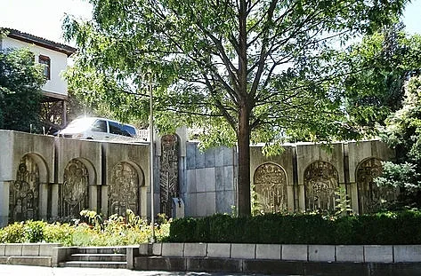 Реставрират мемориала "Делчев род"