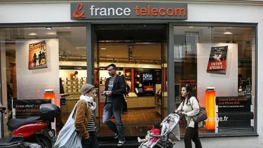 35 служители на France Telecom се самоубили, съдят шефовете им