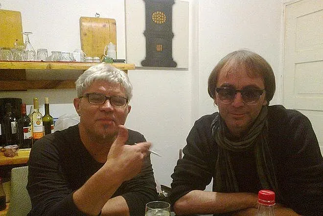 Графици леят страсти по Зелда на Елин Рахнев