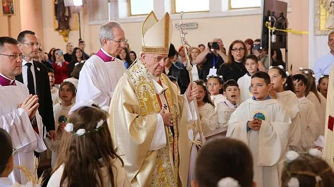 Селфи с папата и в "Секирово"