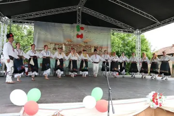 Фестивал в Антимово събра самодейци от три страни