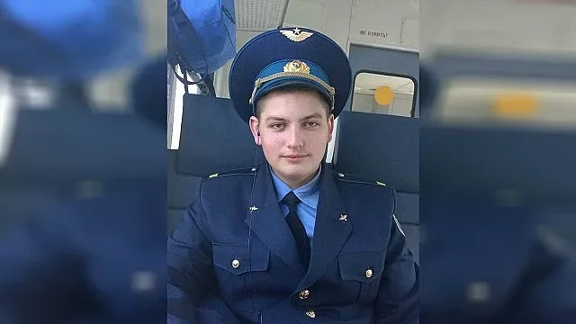 Млад стюард загина, спасявайки пътници от горящия суперджет