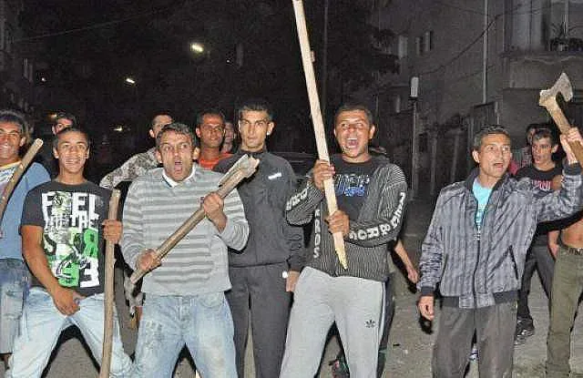 Описват незаконните ромски къщи в Кърнаре