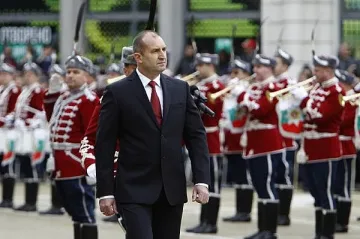 Радев: Армията трябва да е стожер на стабилност