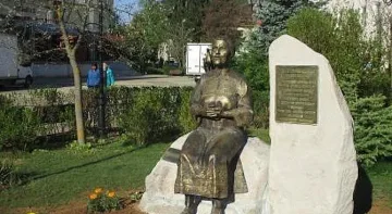 Паметник на Гюрга Пинджурова открит в родния Трън