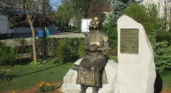 Паметник на Гюрга Пинджурова открит в родния Трън