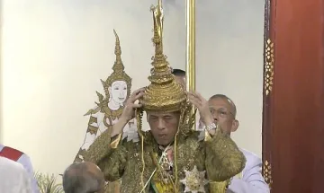 Новият крал на Тайланд коронясан официално