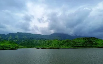 Дъжд и студено днес, нов обрат на времето до дни