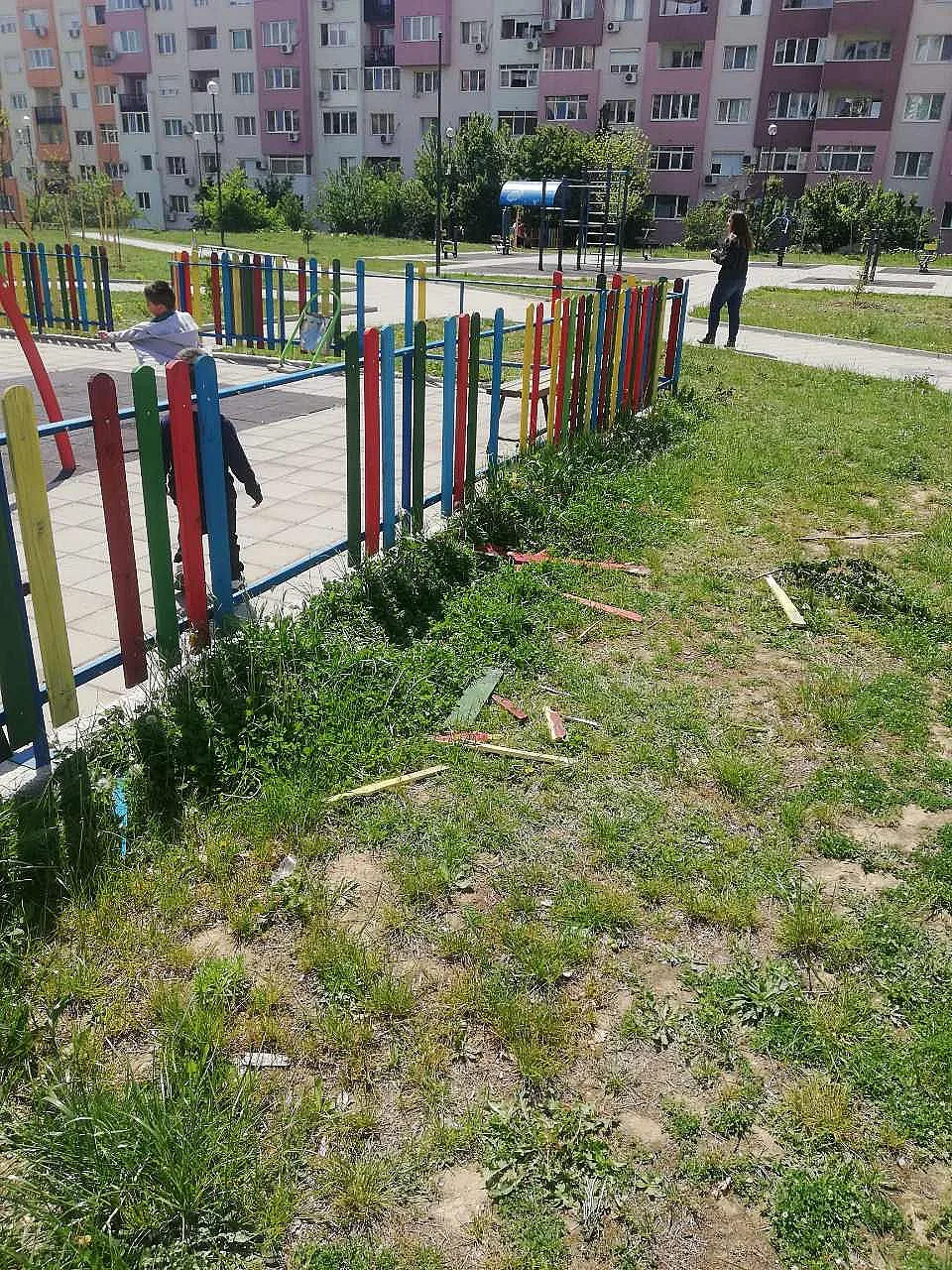 Вандали рушиха детски площадки