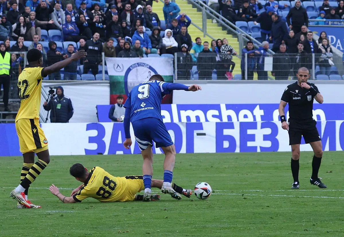 Кошмарите за Левски и Ботев Пд продължават