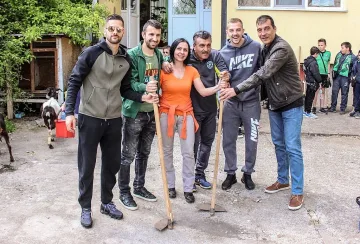 Футболисти от „Лудогорец“ доброволци в училищна инициатива