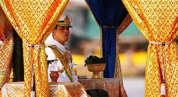 Кралят на Тайланд се жени за четвърти път