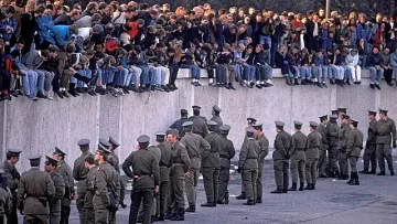 Германия забрави годишнината от обединението си