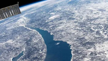 Докато спяхме огромен астероид подмина Земята