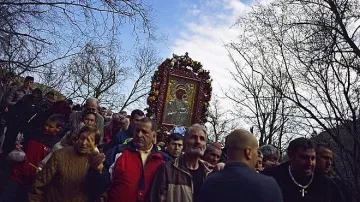 Хиляди отиват към Бачковския манастир