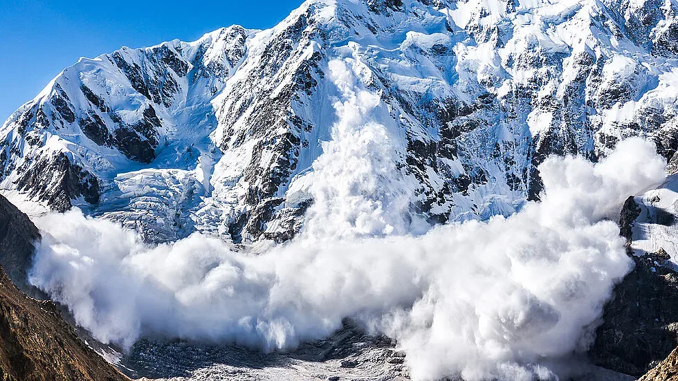 Лавина в швейцарските Алпи уби четирима