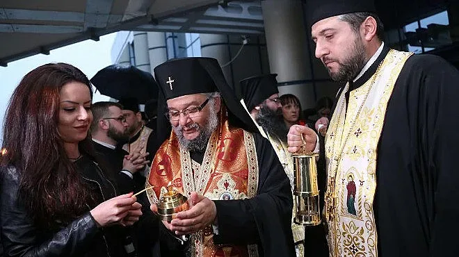 Благодатният огън пристигна в България /ОБНОВЕНА/